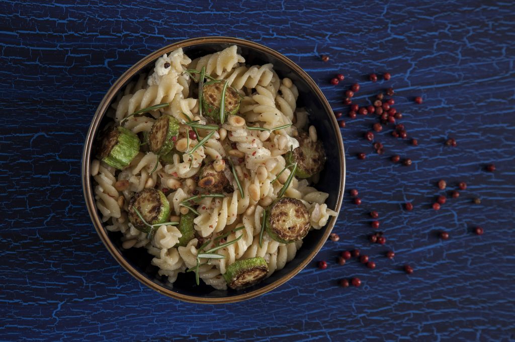 Φουσίλι με κατσικίσια φέτα και κολοκυθάκια