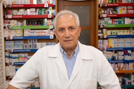 Πρόεδρος φαρμακοποιών: «Οι αρνητές μάσκας είναι τσαρλατάνοι»