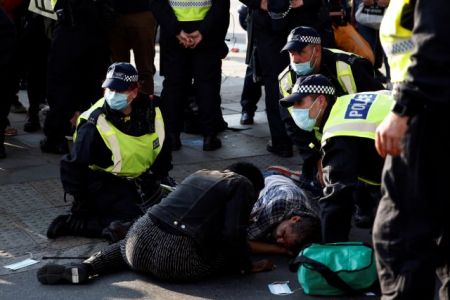 Λονδίνο: Eπεισόδια και ξύλο σε συγκέντρωση κατά του lockdown