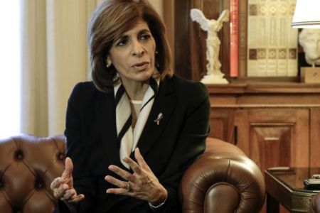 Κορωνοϊός : Σε κατ’ οίκον απομόνωση η Επίτροπος Υγείας της ΕΕ – Είχε επαφή με κρούσμα