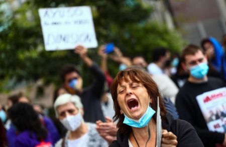 Μαδρίτη: Διαδηλώσεις ενάντια στη μερική καραντίνα για τον κορωνοϊό