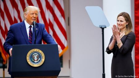 Η υπερσυντηρητική Μπάρετ στο Ανώτατο Δικαστήριο;