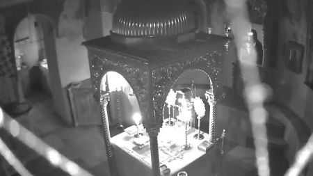 Άγιον Όρος: Η στιγμή που τα 5,2 Ρίχτερ «χτυπούν» ναό