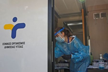 Κορωνοϊός: 28 κρούσματα σε τρεις ημέρες στην Κυψέλη εντόπισαν τα τυχαία τεστ του ΕΟΔΥ