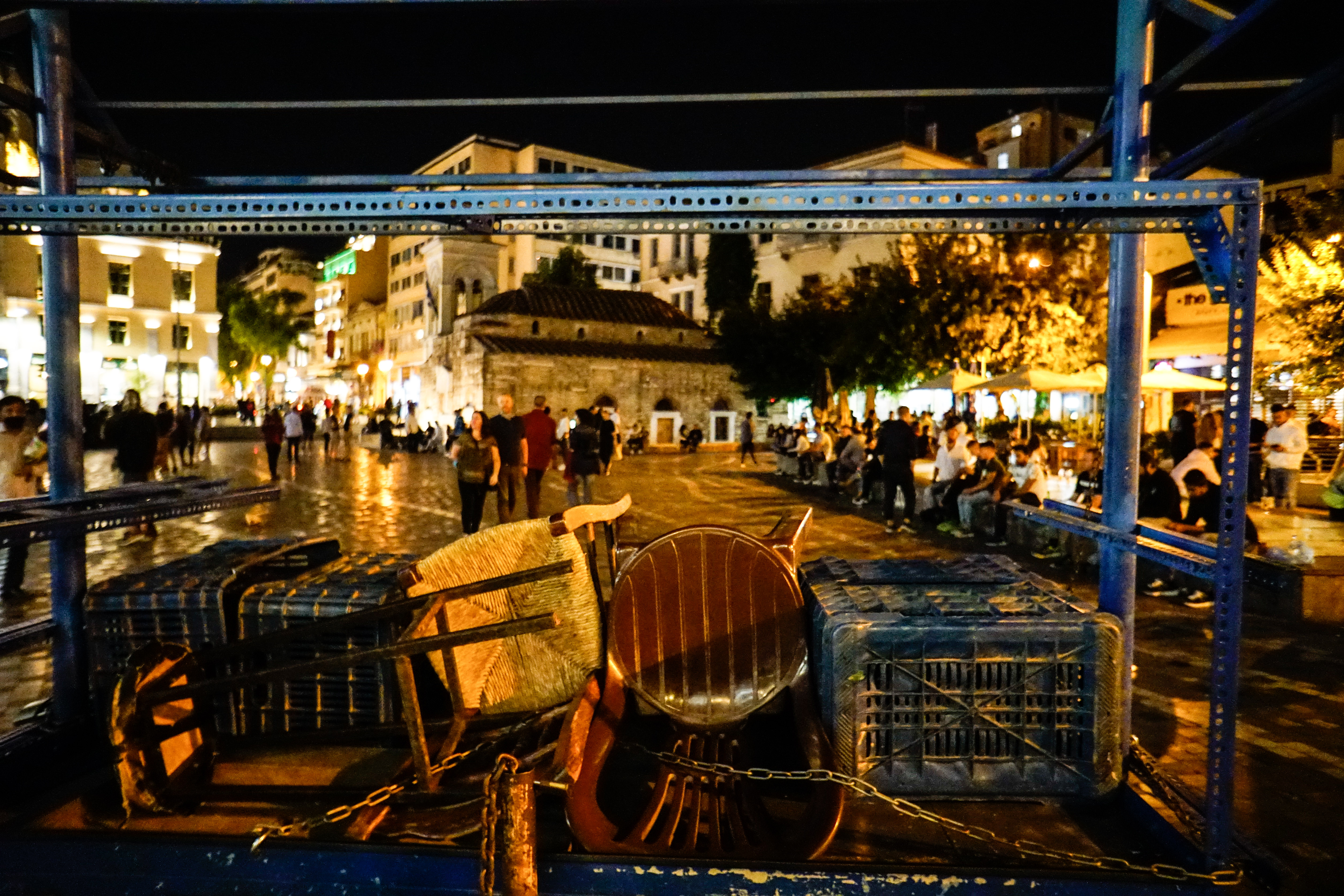 Κορωνοϊός: Σε έξαρση κρούσματα και αντιδράσεις – Πώς θα αποφευχθεί το lockdown