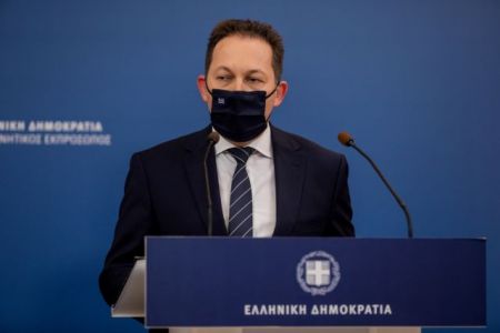 Η ενημέρωση των πολιτικών συντακτών από τον Στέλιο Πέτσα (live)