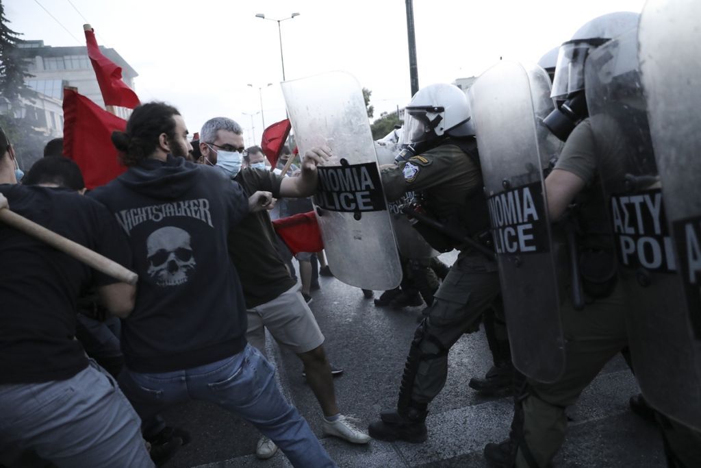 Πορείες σε Αθήνα και Θεσσαλονίκη για την επίσκεψη Πομπέο – Ένταση και χημικά στη Β. Σοφίας