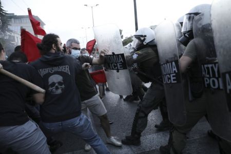 Πορείες σε Αθήνα και Θεσσαλονίκη για την επίσκεψη Πομπέο – Ένταση και χημικά στη Β. Σοφίας