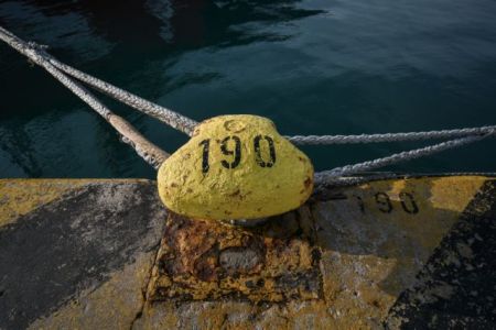 Ανάφη : Κατέλαβαν τον καταπέλτη πλοίου –  είχαν εισιτήριο αλλά δεν τους επιβίβαζαν