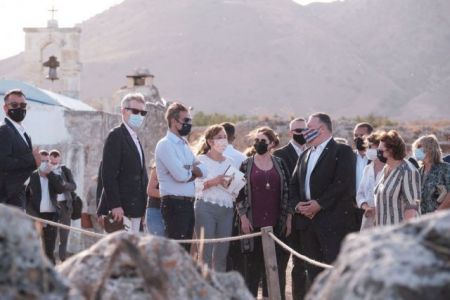 Μητσοτάκης – Πομπέο στον αρχαιολογικό χώρο της Αρχαίας Απτέρας