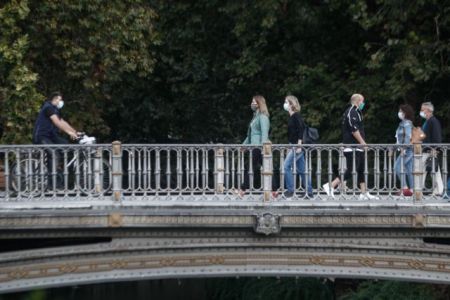 Παγώνη στο MEGA: Χρειάζονται μάσκες παντού τώρα – Θα σώσουν ζωές