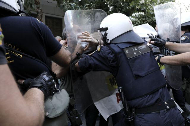 ΠΟΕΔΗΝ : Αστυνομική βία καταγγέλλει ο πρόεδρός της | tovima.gr