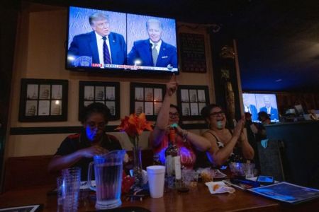 Δημοσκόπηση : Ποιος κέρδισε τις εντυπώσεις στο debate Τραμπ – Μπάιντεν