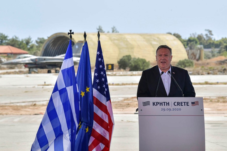 Popmpeo extols US-Greece cooperation during visit to Souda Bay base
