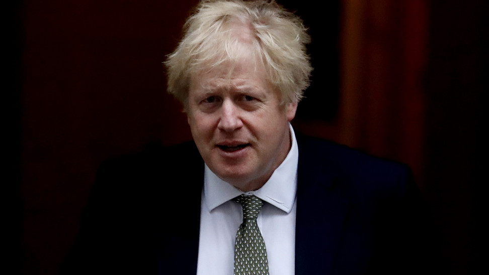 Κορωνοϊός: Τζόνσον προειδοποιεί για αυστηρότερα μέτρα – «Δεν θα διστάσουμε»