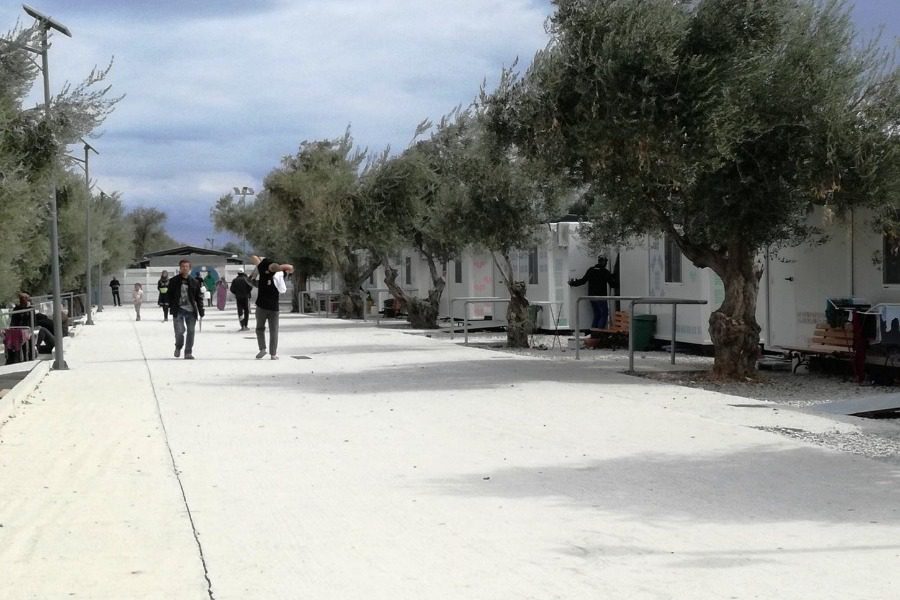 Προσφυγικό: Κλείνουν οι δομές στη Λέσβο- Βάσεις για μόνιμο ΚΥΤ έθεσε η Μέρκελ