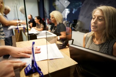 Βήμα-βήμα οι συναλλαγές του πολίτη με το e-Δημόσιο