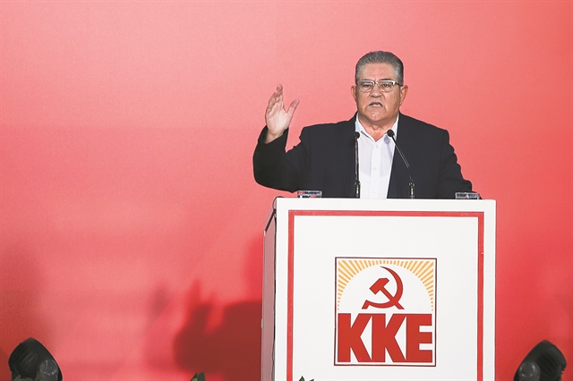 «Η κυβέρνησηθέλει ναφορέσουμε μάσκα και στα μάτια…»