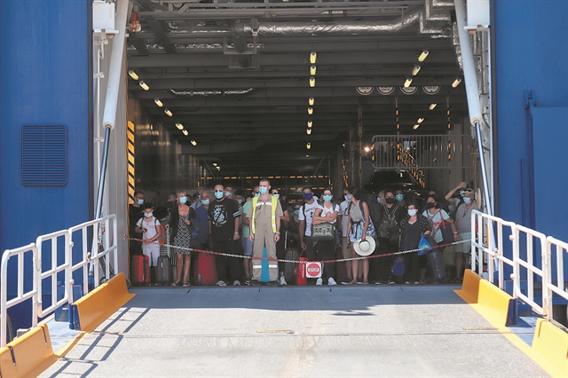 Ο «κόκκινος» Αύγουστος και το κυνήγι των ατίθασων