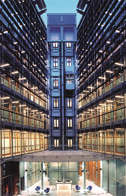 Επενδυτική έκρηξη 4 δισ. ευρώ στην Ελλάδα