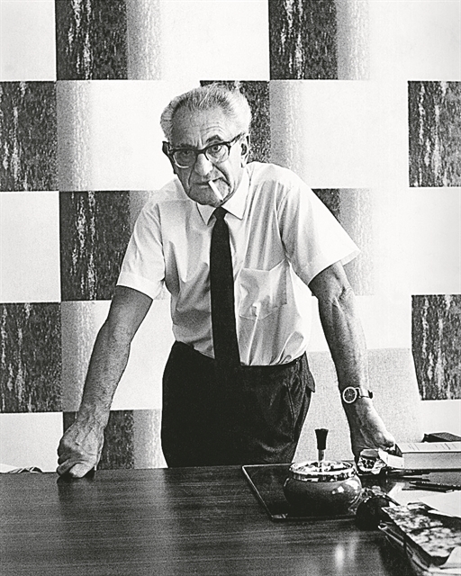 «Η ηλιθιότητα της Δημοκρατίας» του Γκέμπελς και ο Φριτς Μπάουερ