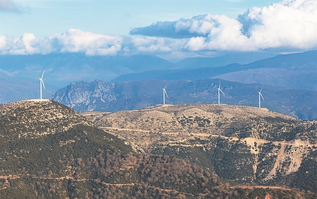 Fitch: Η καθαρή ενέργεια η μόνη ανθεκτική επένδυση