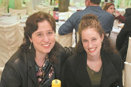 Μάνα και κόρη συνεχίζουν το κοινό ταξίδι στη γνώση