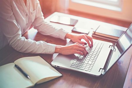 Ερευνα : Η τηλεργασία μειώνει την ανταγωνιστικότητα της βιομηχανίας