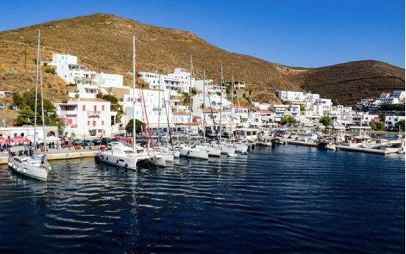 Κορωνοϊός: Σε καθεστώς περιοριστικών μέτρων η Κύθνος – Μάσκες παντού, πλαφόν εννέα ατόμων στις συναθροίσεις