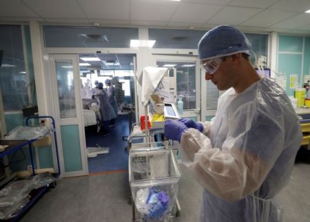 Γαλλία : 49 νέοι θάνατοι και σχεδόν 17.000 κρούσματα το τελευταίο 24ωρο