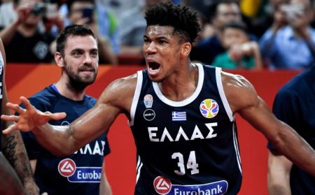 Ο κομισάριος του NBA προανήγγειλε την απουσία του Αντετοκούνμπο από το Τόκιο