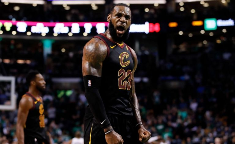 NBA : Ο Λεμπρόν Τζέιμς ξεπέρασε τον Μάτζικ Τζόνσον