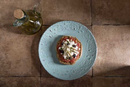 Κουκουβάγια με κατσικίσιο τυρί και αλατσοελιές