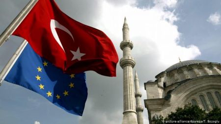 Αιχμές Κομισιόν για την τουρκική προκλητικότητα