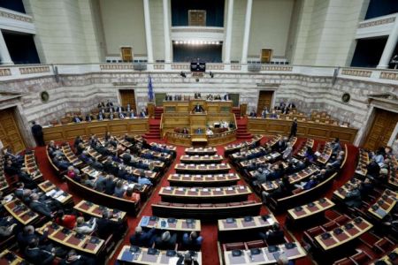Βουλή : Αλλάζει ο κανονισμός μετά τον σάλο με την Ζαρούλια – Τέλος στους διορισμούς συγγενών