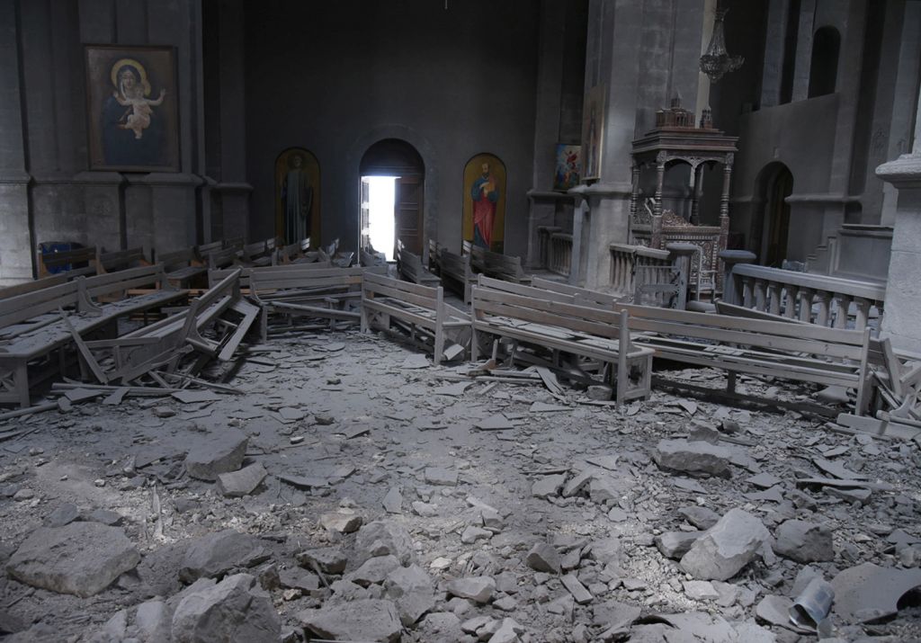 Αρμενία : Καταστροφές σε καθεδρικό και τρεις δημοσιογράφοι τραυματίες