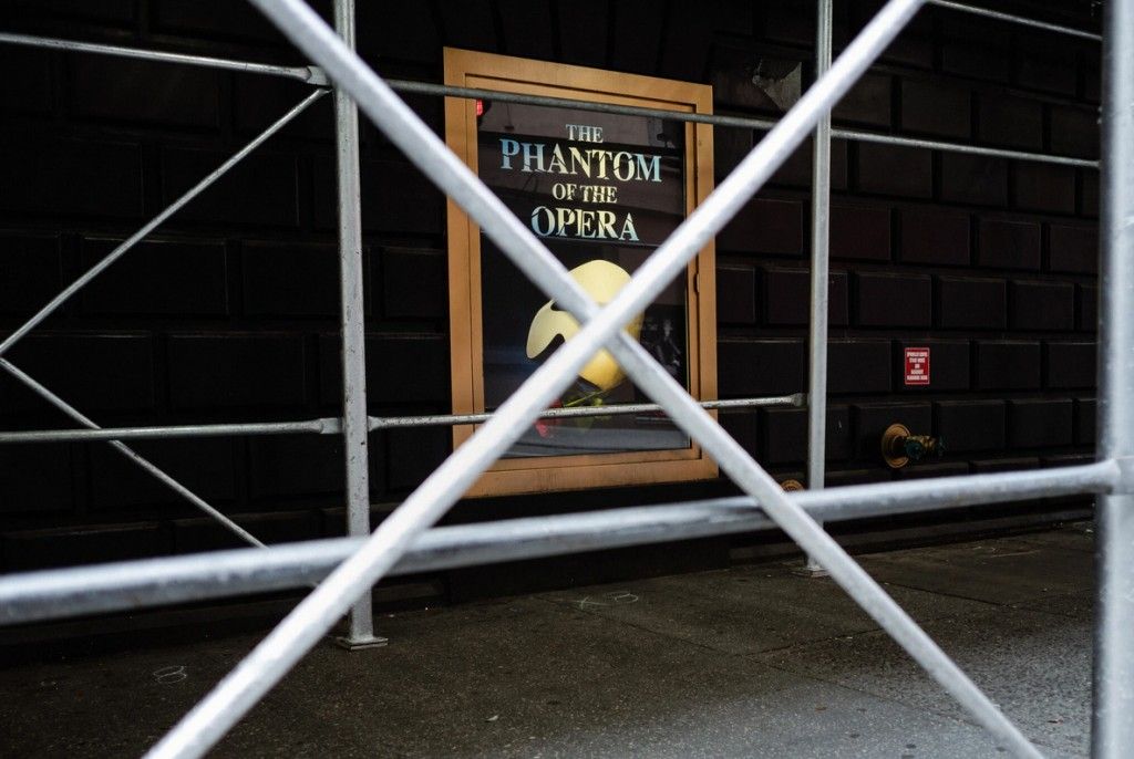 ΗΠΑ: Κλειστά μέχρι τέλος Μαΐου τα θέατρα του Μπρόντγουεϊ λόγω κορωνοϊού