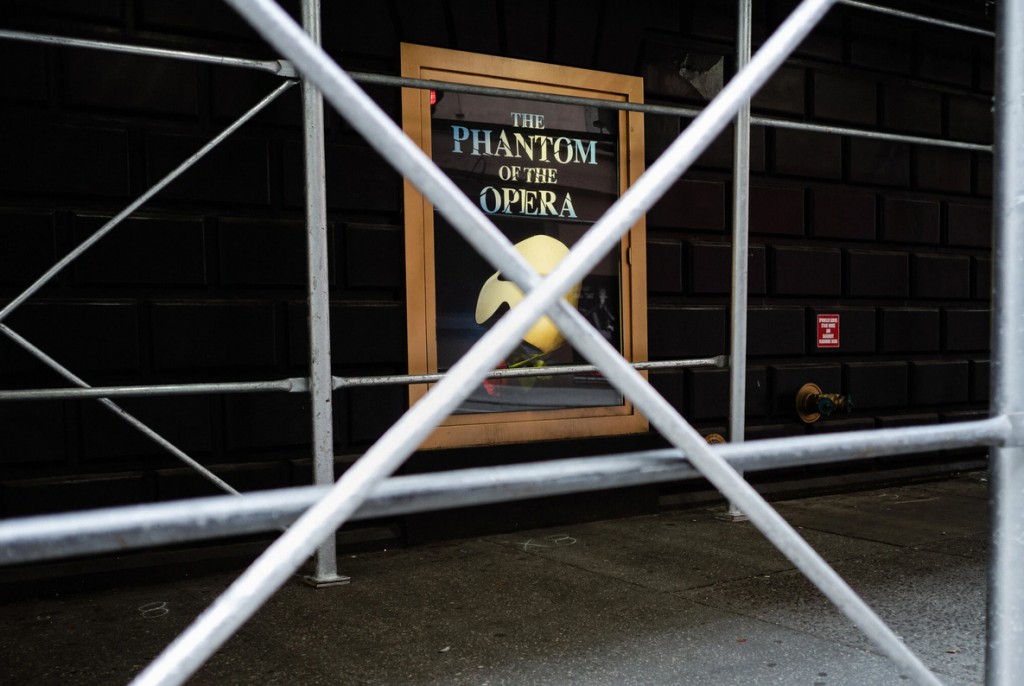ΗΠΑ: Κλειστά μέχρι τέλος Μαΐου τα θέατρα του Μπρόντγουεϊ λόγω κορωνοϊού