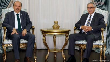 Σύγκρουση Ακιντζί-Τατάρ για την ηγεσία των Τουρκοκυπρίων