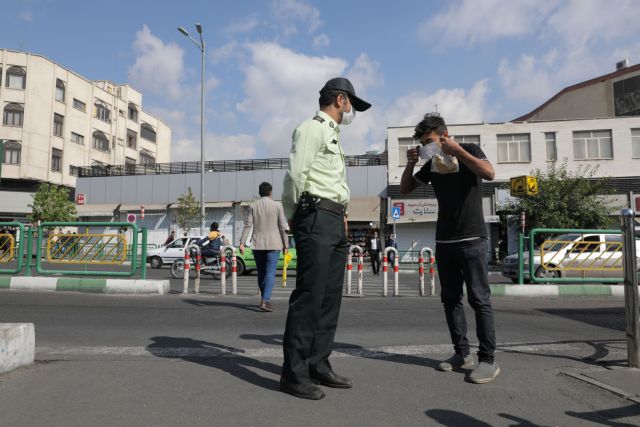 Κορωνοϊός : Σαρώνει το Ιράν – Ρεκόρ θανάτων, υποχρεωτική η μάσκα