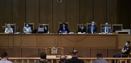 Δίκη Χρυσής Αυγής : Τη Δευτέρα η απόφαση για τις αναστολές – Tι ζήτησαν οι καταδικασθέντες