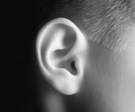 Κορωνοϊός : Η Covid-19 μπορεί να προκαλέσει μόνιμη απώλεια ακοής