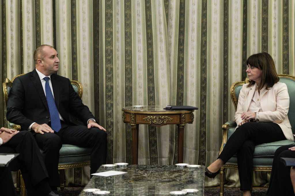 Σακελλαροπούλου : Η τουρκική παραβατικότητα στη συνάντηση με τον βούλγαρο πρόεδρο