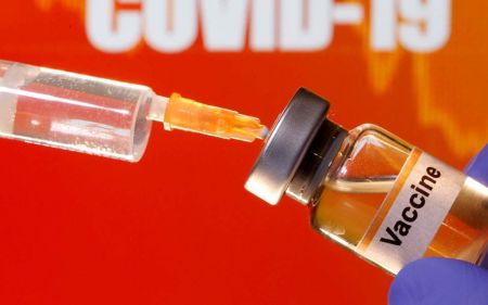Κορωνοϊός : Ποιοι θα κάνουν πρώτοι το εμβόλιο