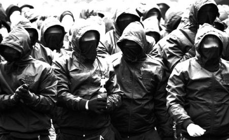 Κουκουλοφόροι οπαδοί του ΠΑΟΚ επιτέθηκαν σε αγώνα πόλο Εφήβων του Αρη