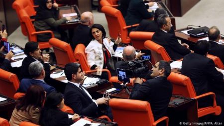 Η τουρκική αντιπολίτευση ζητά πρόωρες εκλογές