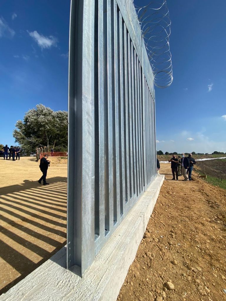 Γερμανία για φράχτη σε Έβρο: Δεν μπορούμε να αξιολογήσουμε το μέτρο