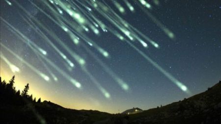 Ωριωνίδες : Κορυφώνεται απόψε η φθινοπωρινή βροχή των διαττόντων αστέρων