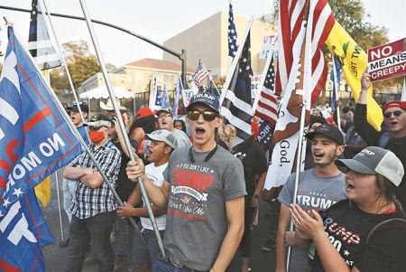Το τελευταίο χαρτί του Τραμπ