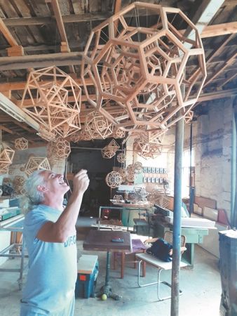 Πλατωνικά στερεά στην Κόρινθο